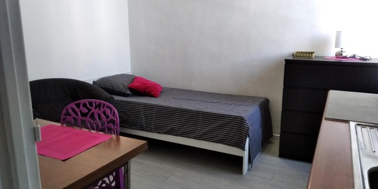 Chambre 1 Personne Et Studio 1 Personne Avec Entree Libre Et Salle De Bain Privee Hotel Colomiers Luaran gambar