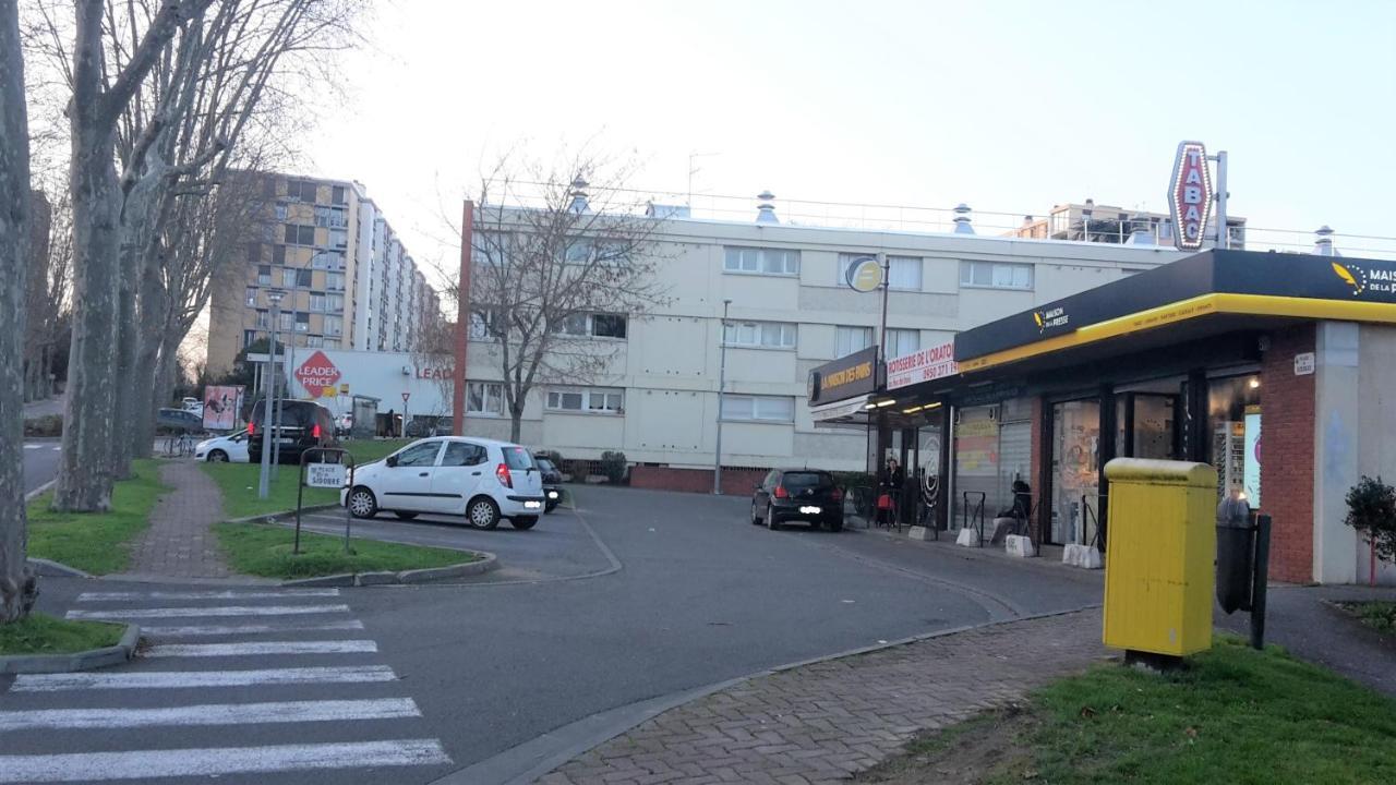 Chambre 1 Personne Et Studio 1 Personne Avec Entree Libre Et Salle De Bain Privee Hotel Colomiers Luaran gambar