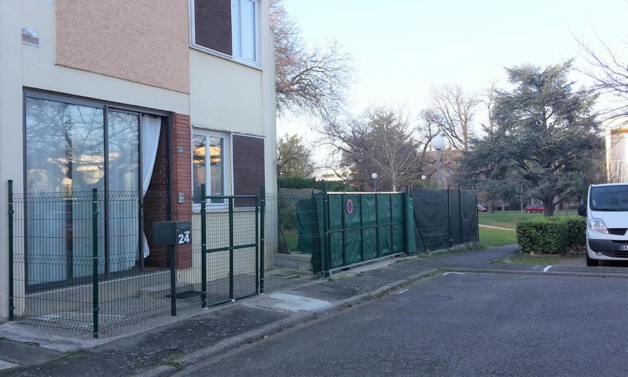 Chambre 1 Personne Et Studio 1 Personne Avec Entree Libre Et Salle De Bain Privee Hotel Colomiers Luaran gambar