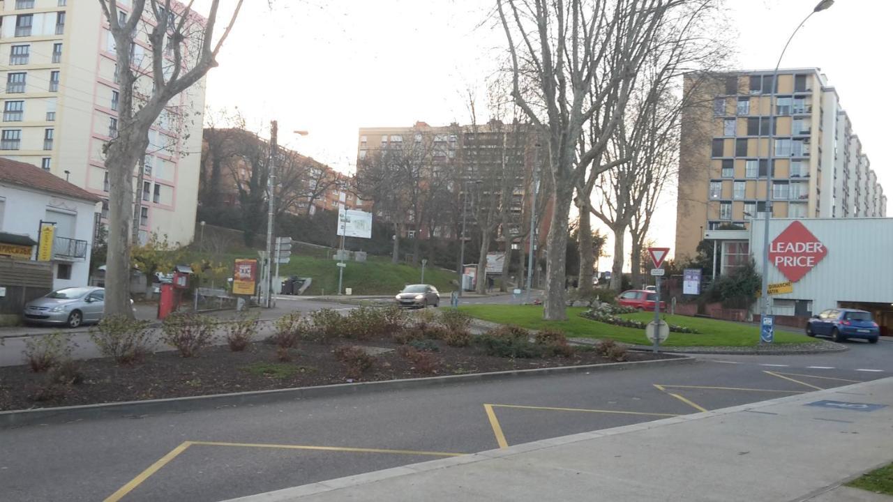 Chambre 1 Personne Et Studio 1 Personne Avec Entree Libre Et Salle De Bain Privee Hotel Colomiers Luaran gambar